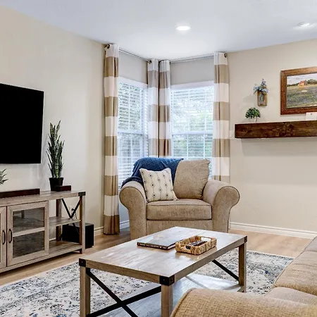 Bluebonnet - A Birdy Vacation Rental